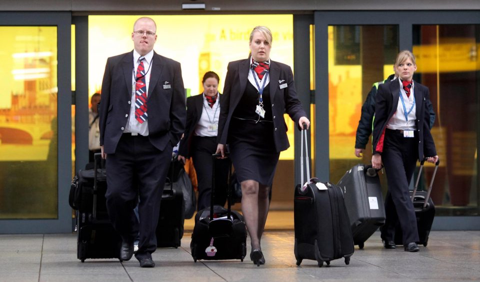  British Airways says it plans to run its full service on Christmas Day and Boxing Day despite a planned strike by cabin crew