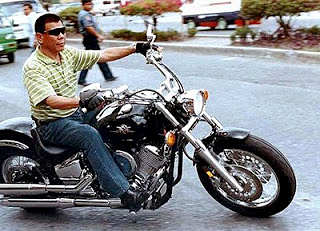  Rodrigo Duterte says he rode around on a motorbike killing criminals