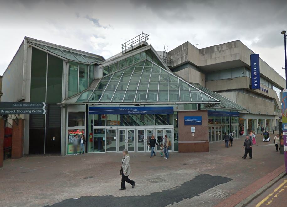  A witness claims she saw the scene unfold outside the Primark clothing store in Hull