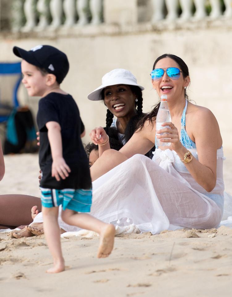  Yesterday Sinitta was seen enjoying some time with Simon's current girlfriend Lauren Silverman and their son Eric