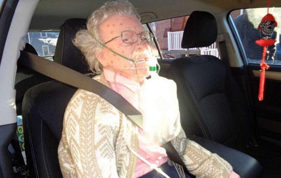  Police broke into a salesman’s car after an ‘old lady frozen to death’ was spotted