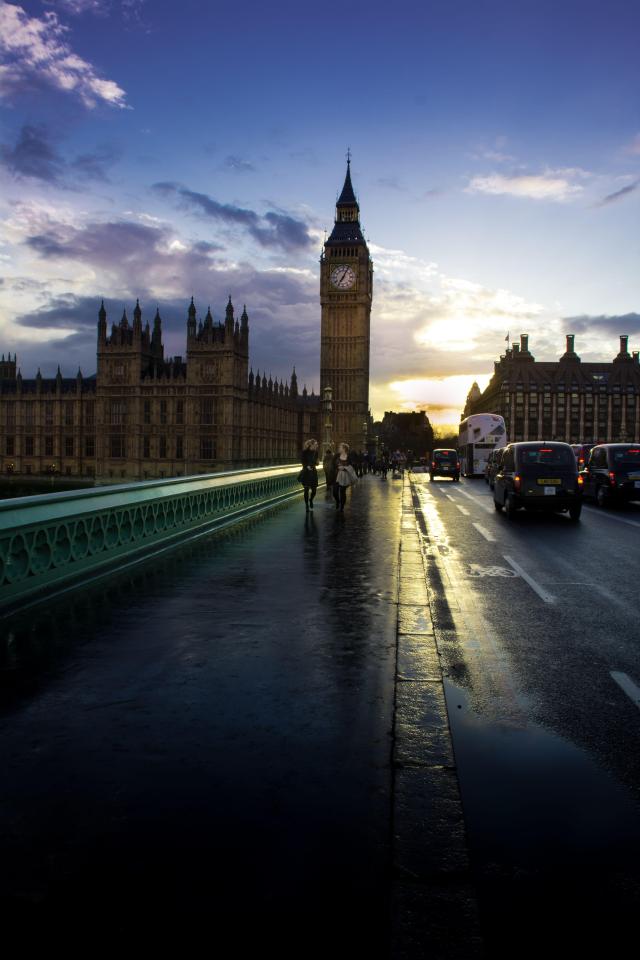  As the sun breaks over Westminster the Houses of Parliament are revealed in their glory