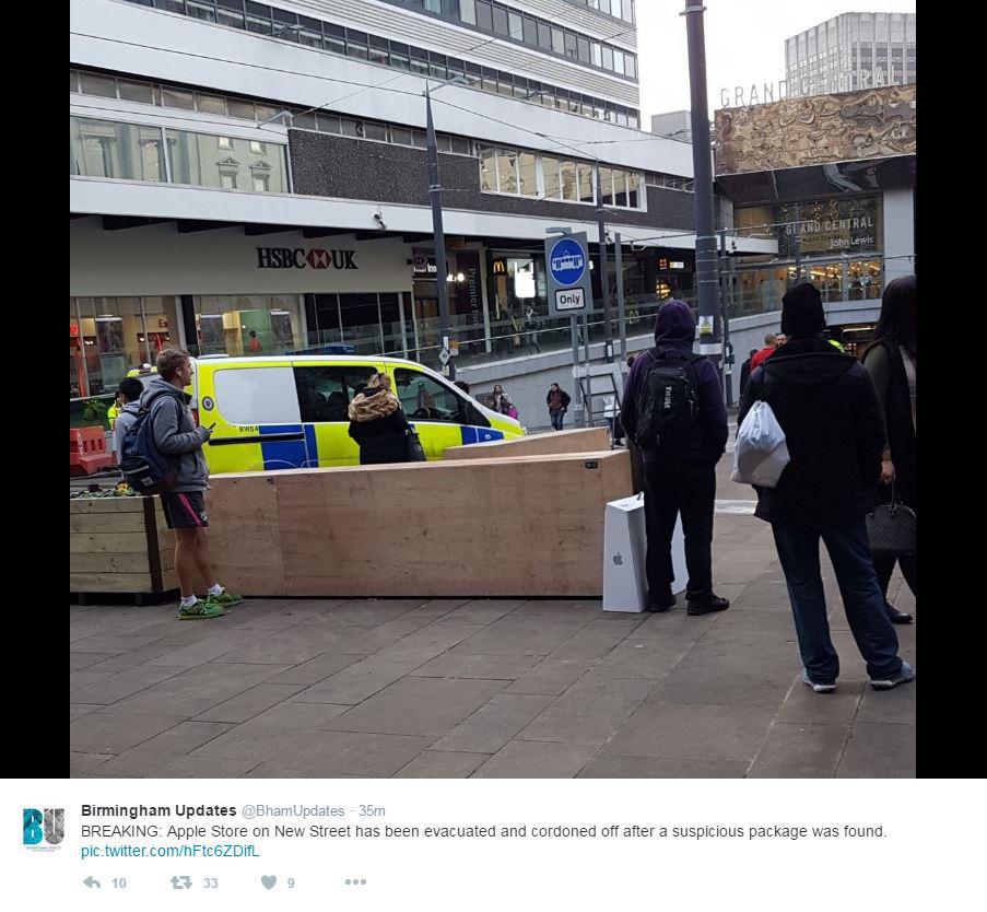  A section of Birmingham's New Street has been cordoned off following a bomb scare