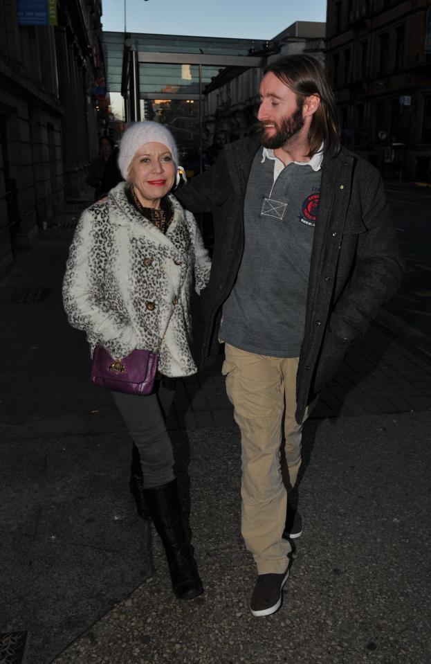  After their date the couple took a stroll