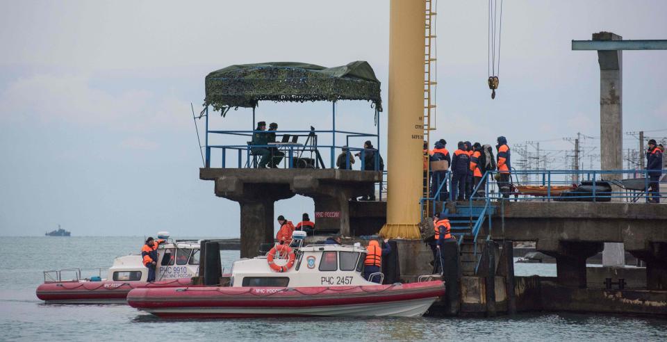  Search and rescue teams continue their work along the Black Sea coastline