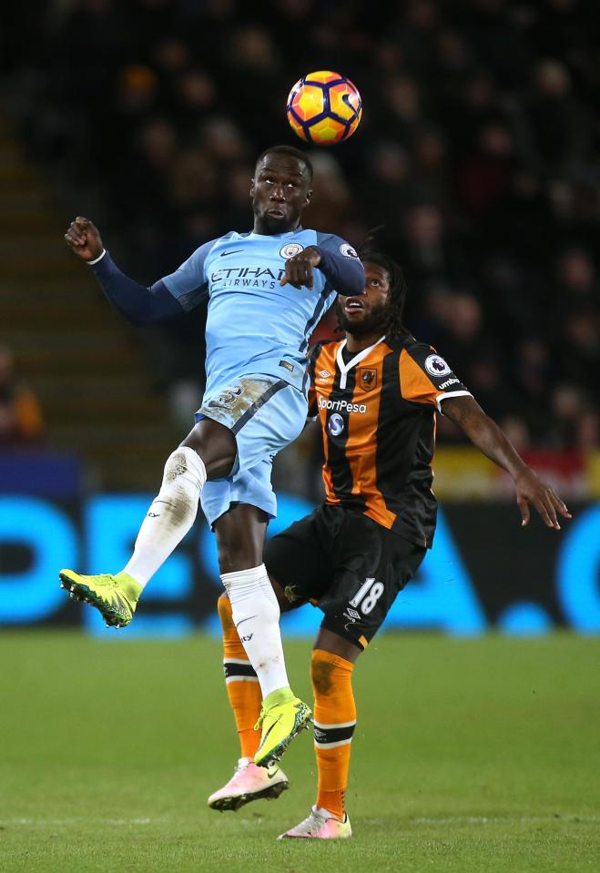  Bakary Sagna's goal-line clearance denied Hull City the lead