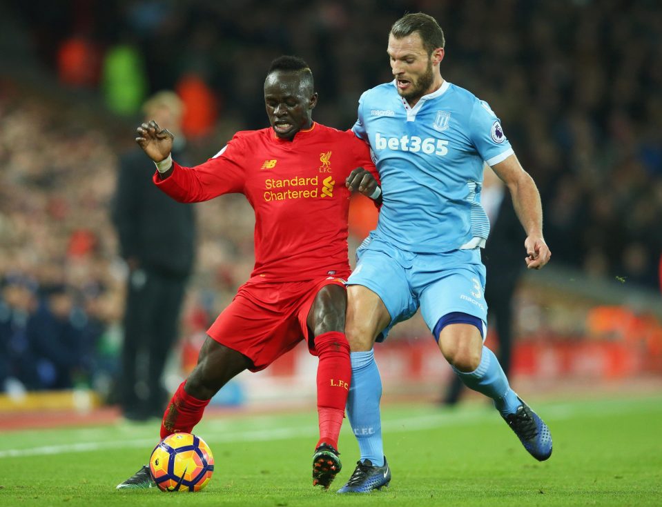  Liverpool want cover for Sadio Mane in January