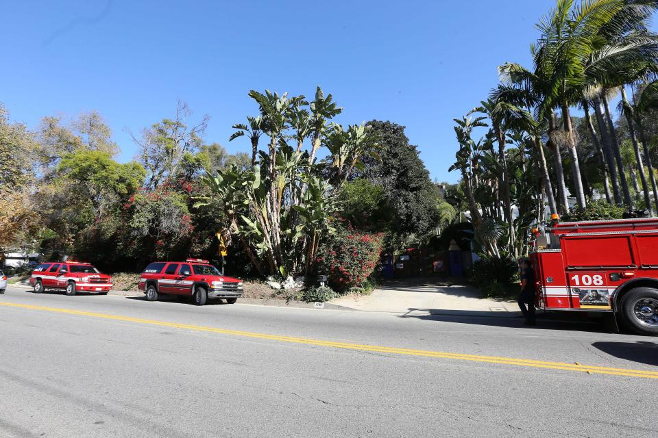  Emergency vehicles outside Todd Fisher's LA home where Debbie Reynolds had been staying