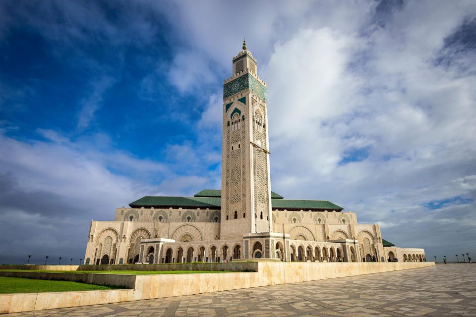  Be sure to visit the largest Mosque in the world: Hassan II Mosque