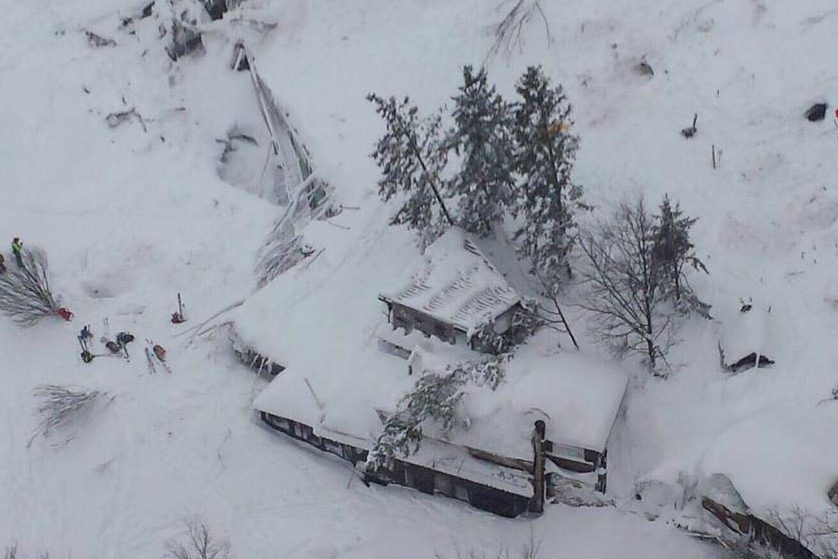  The Hotel Rigopiano in the mountain town of Farindola was buried by an avalanche after a quake