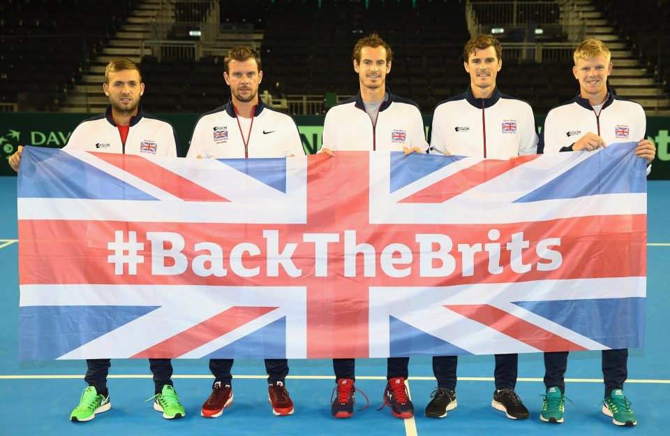  Dan Evans (L) with the rest of the Great Britain Davis Cup team in 2016.