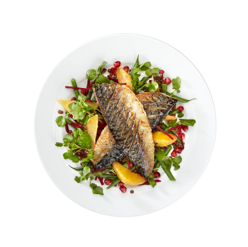  Smoked mackerel salad is one of the 450cal dinner options