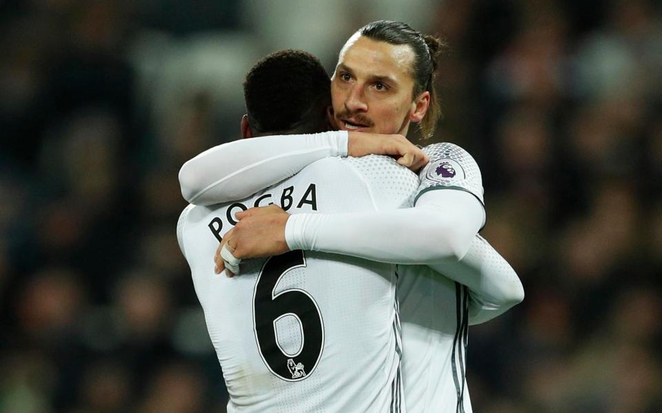  Paul Pogba hugged Zlatan Ibrahimovic after his goal