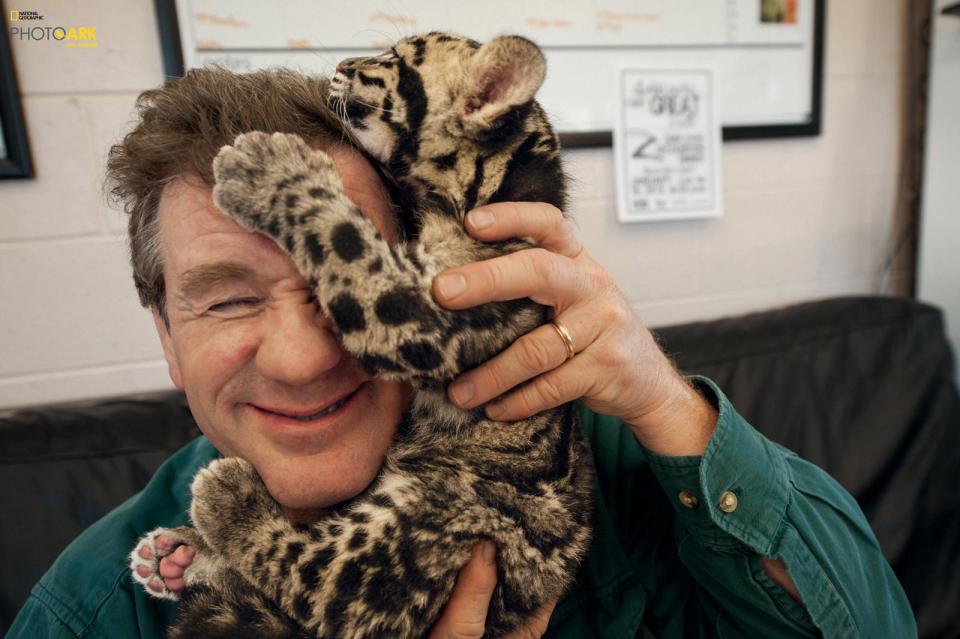  American photographer Joel Sartore has spent over a decade capturing awe-inspiring shots of the world's endangered species