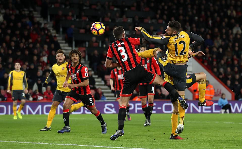  Olivier Giroud diverts the ball into the corner for 3-3