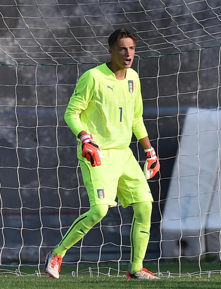 Alessandro Plizzari has emerged as yet another young talented goalkeeper in AC Milan's ranks