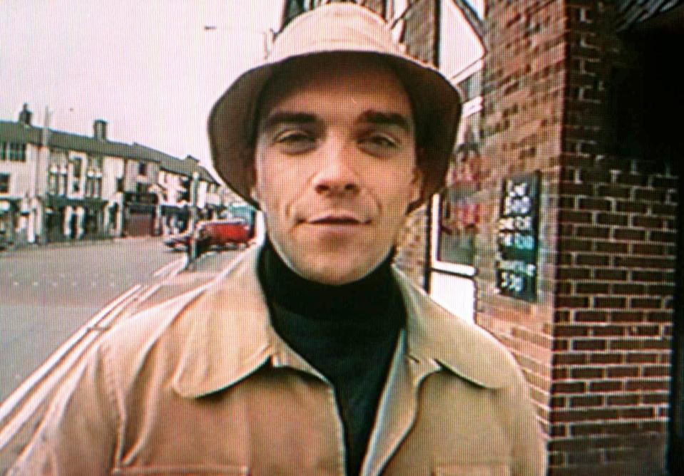  Robbie was filmed visiting The Red Lion for a TV documentary in 1996