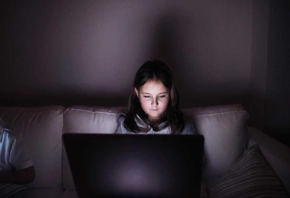  Children spend half of their leisure time on the internet, according to a new report