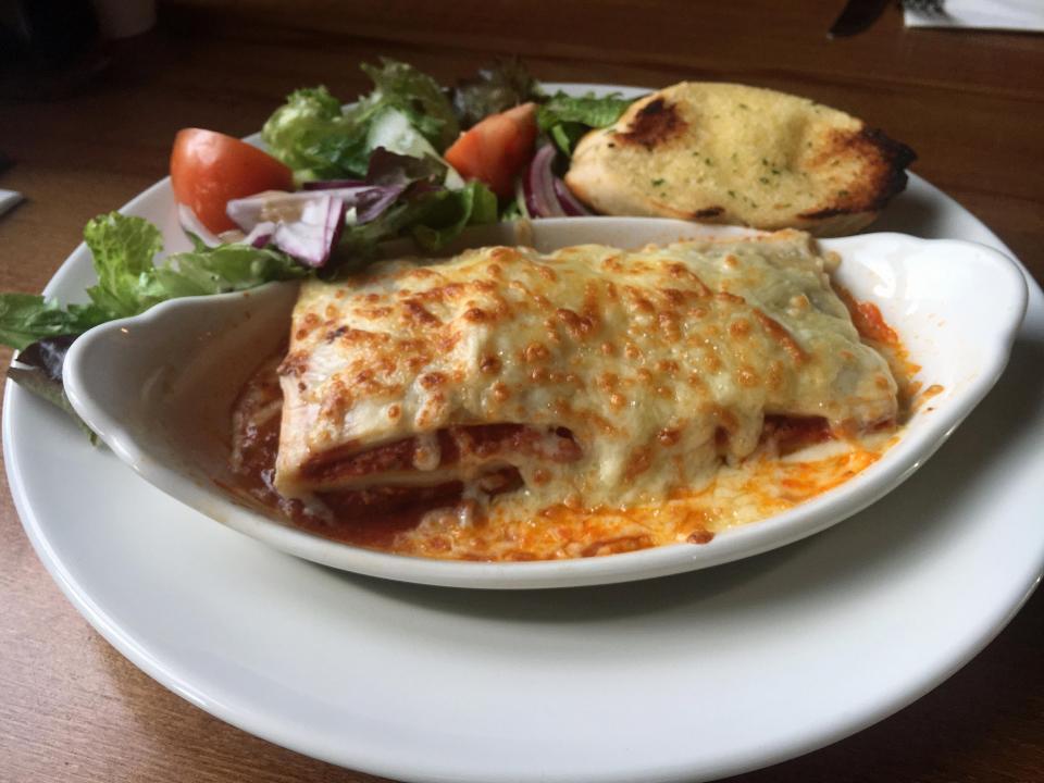  Brewers Fayre lasagne contains traces of pork