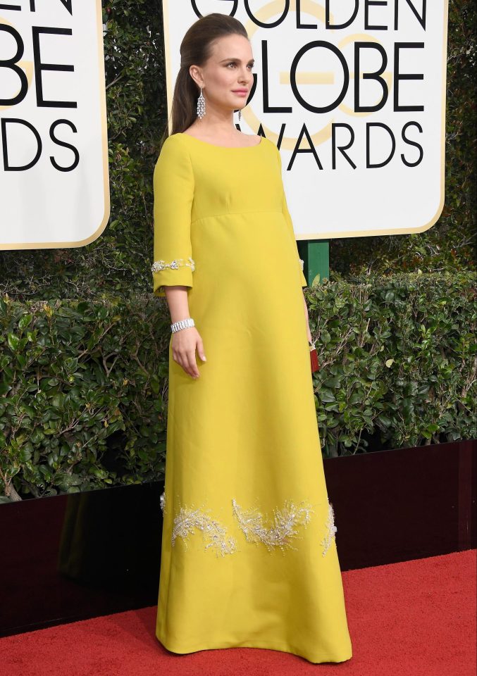  Pregnant Natalie Portman wore a yellow Prada gown