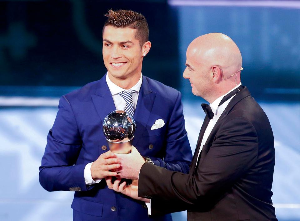  Cristiano Ronaldo picked up the award from FIFA president Gianni Infantino