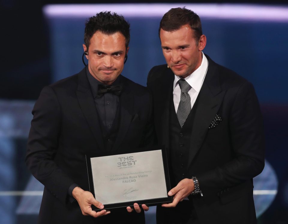  Falcao (left) received his outstanding achievement award from Ukrainian legend and former Chelsea striker Andriy Shevchenko