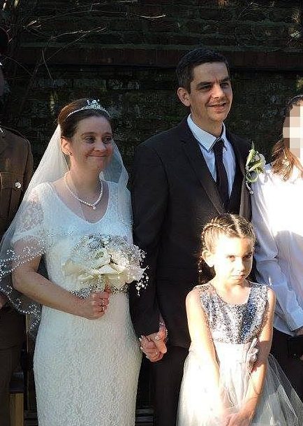  Little Katie was a bridesmaid in the wedding of her parents two weeks ago