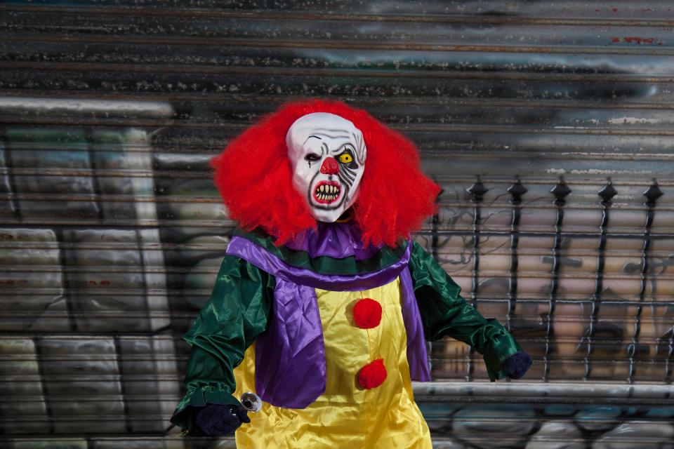  Hood said his daughter was in distress after being terrorised by 'killer clowns'