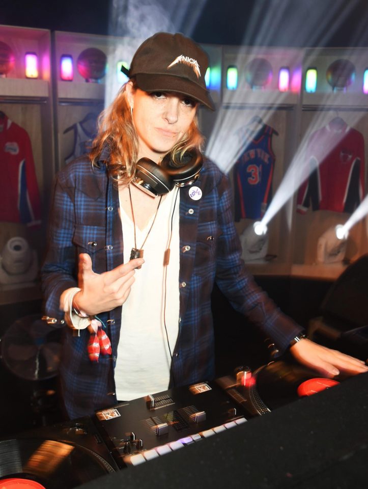  Samantha Ronson DJing at the after-party