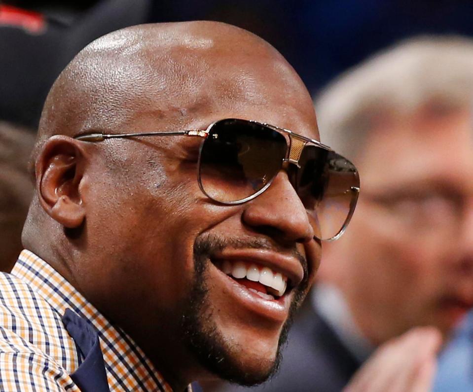  Former boxing champ Floyd Mayweather is reportedly training Brown's opponent