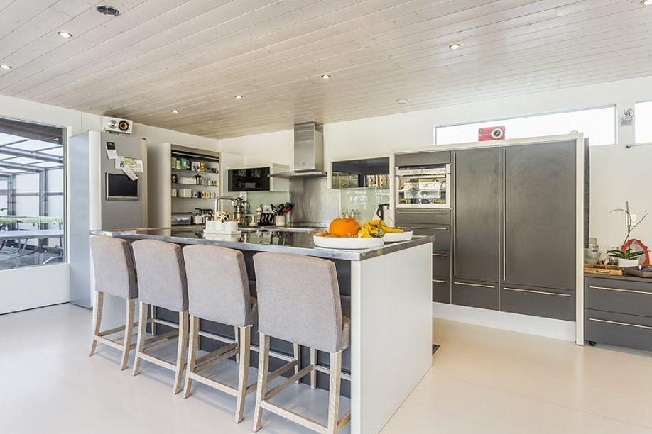  The houseboat is ideal for entertaining with specially designed features