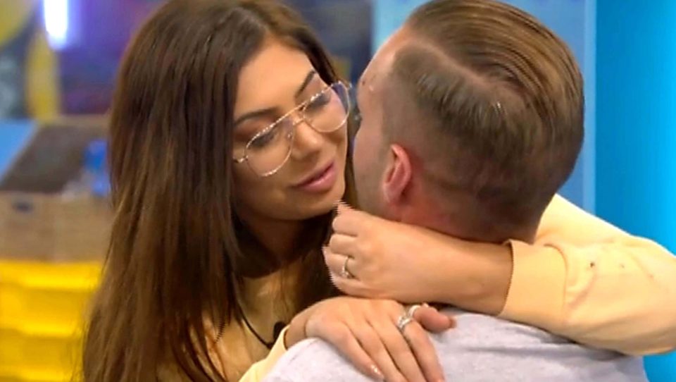  Last night viewers witnessed Chloe try to kiss Calum Best