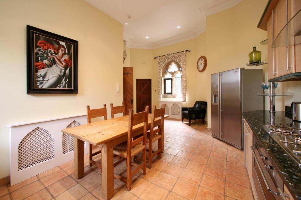  Works transformed the Grade II-listed church into a stunning four-storey, four-bedroom house