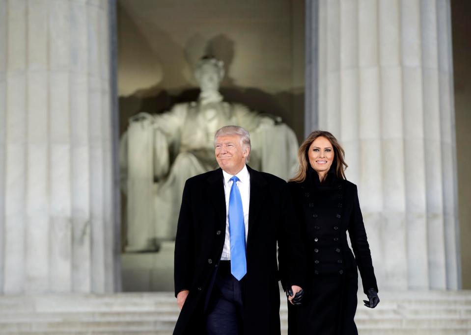  The US President-elect and wife Melania in front of the Lincoln Memorial