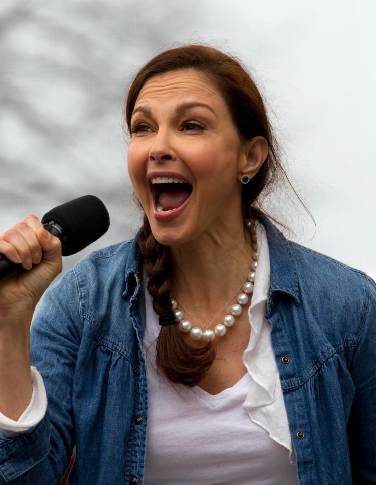  Ashley Judd turned the air blue as she joined in with Madonna's foul-mouthed rant against Donald Trump