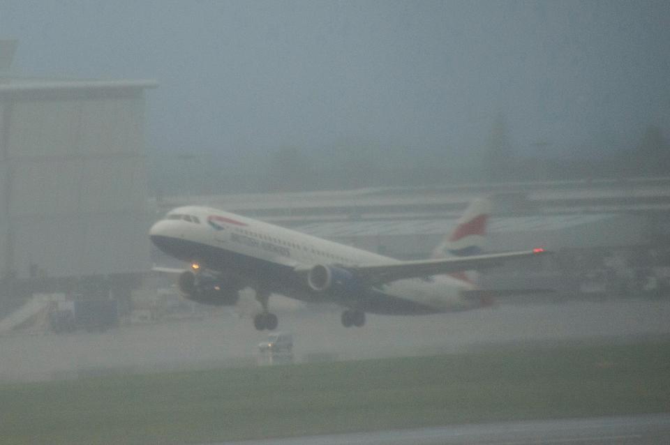  London airports are set for delays this morning after thick fog descended on the south of England