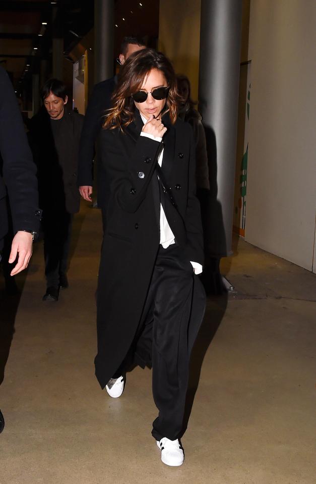  Victoria Beckham arrived in Paris looking really dressed down