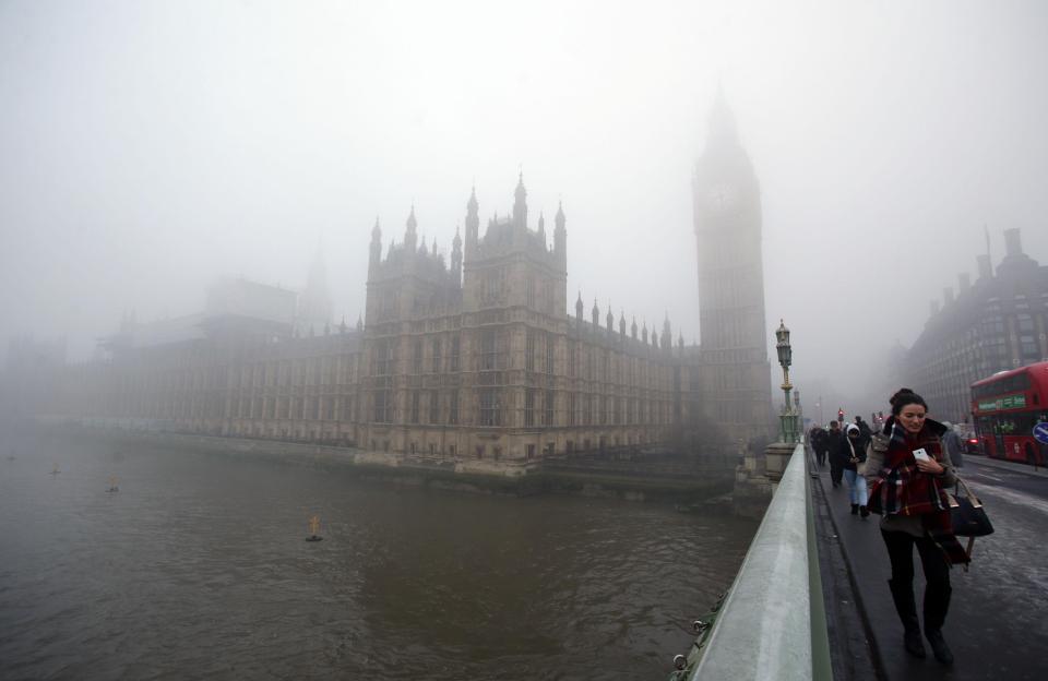  Picture shows the Houses of Parliament in London this morning in the fog