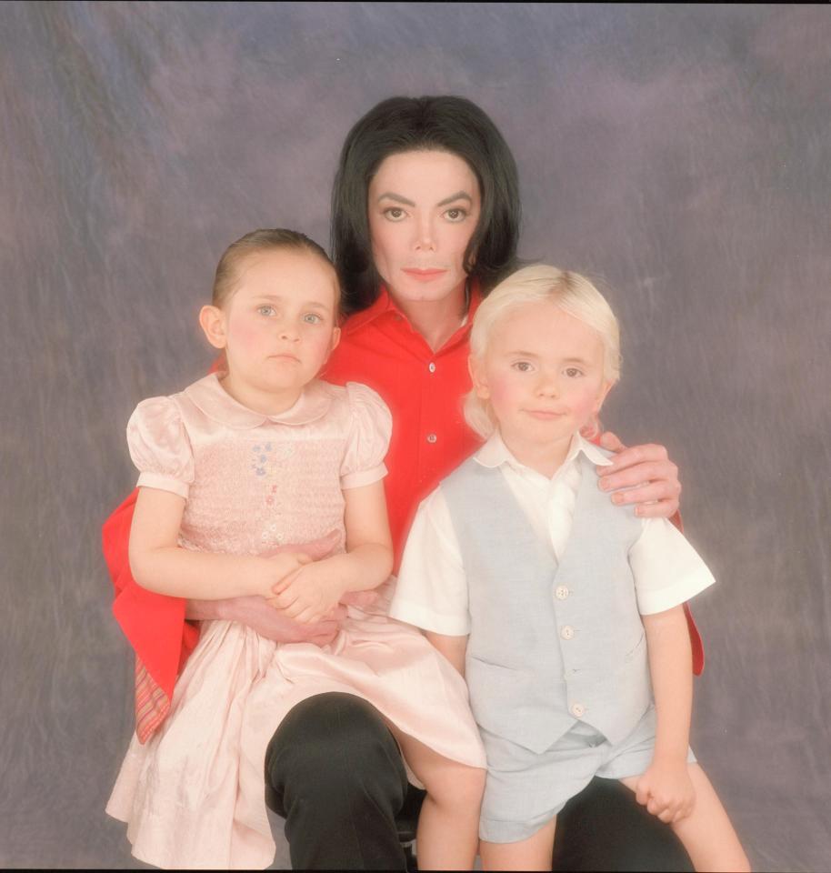  Michael Jackson with son Prince Michael and daughter Paris Jackson