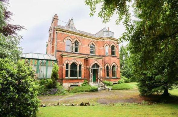  Former residents of Fern Cliff include Lord Mayor of Manchester, Sir James Hoy