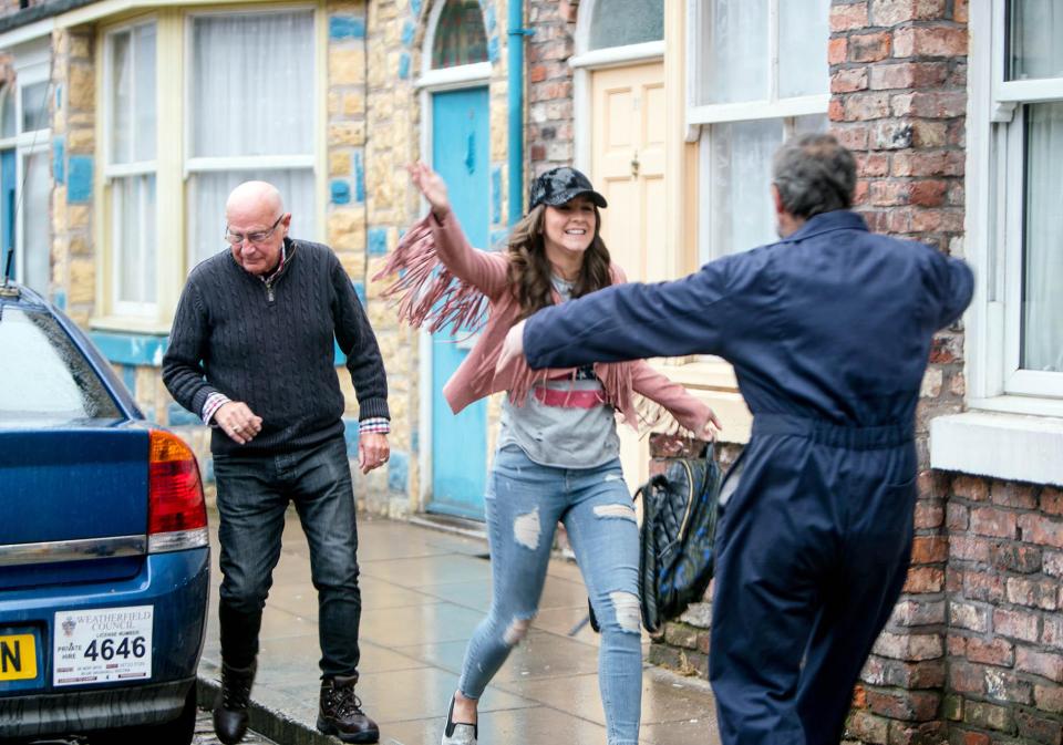  Sophie Webster returns from America on Corrie on Monday