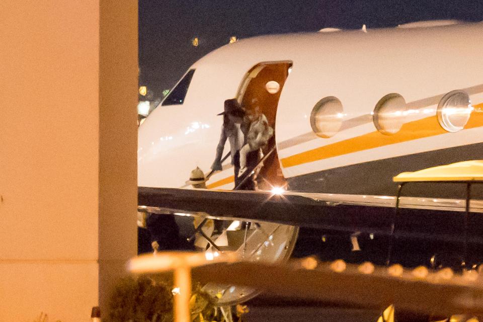  Kourtney Jenner was seen leaving the plane after it was searched by Customs