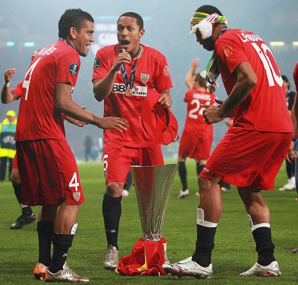 In 2007, Dani Alves and Sevilla won Europa League for second consecutive year