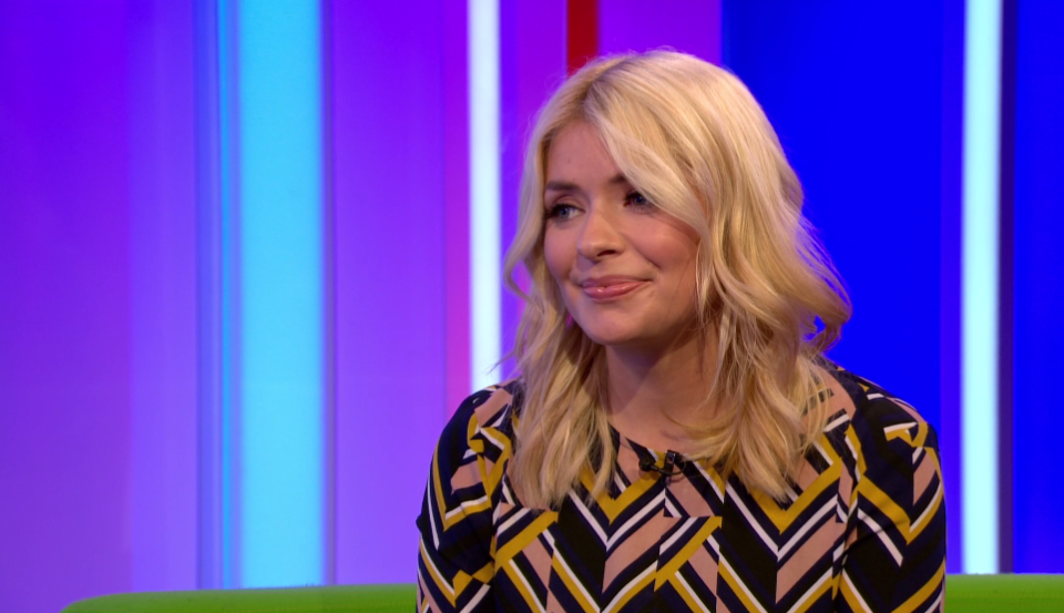  Earlier in the show fans gushed over Holly's pretty printed dress