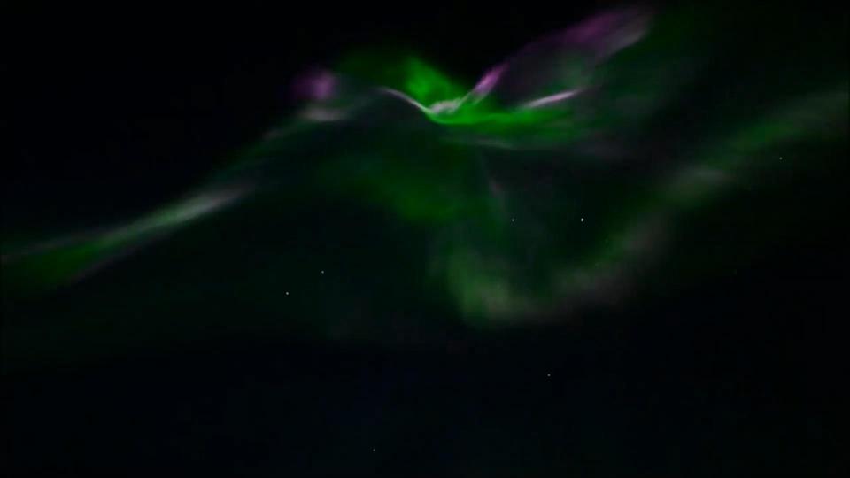 Incredible aurora caught on camera in the skies above Canada