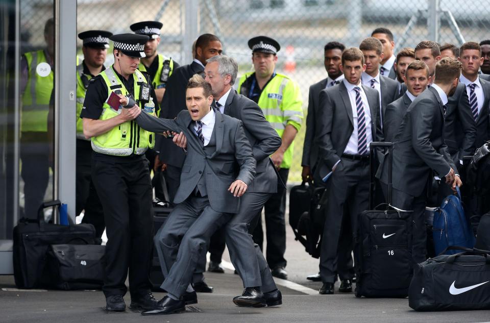  As Jason Bent, he attempted to blend in with England’s 2014 World Cup squad at Luton Airport