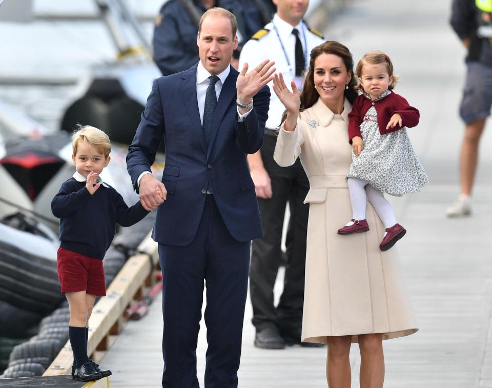  Royal family greet fans together during a tour of Canada