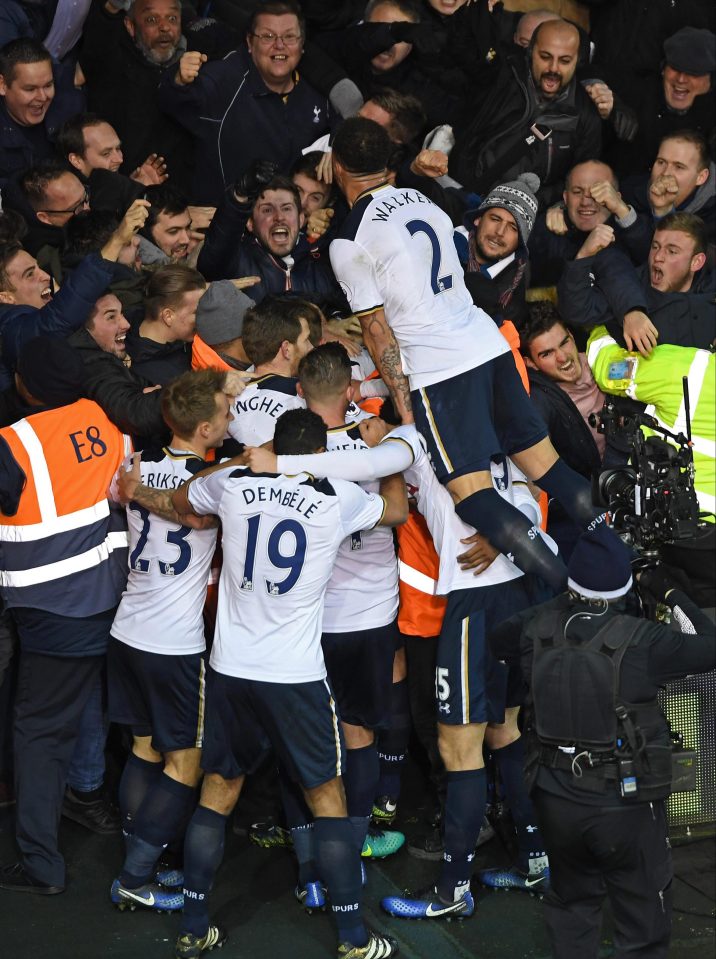 Arsene Wenger believes the united approach between Tottenham and their fans is how Arsenal ought to do it