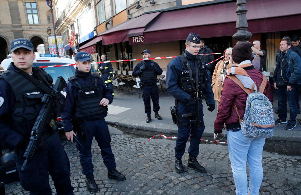  The suspected terrorist had entered the Carousel via the Rue de Rivoli