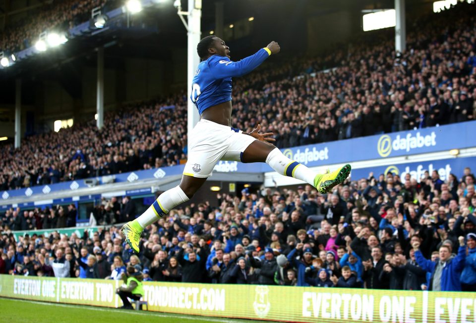  Romelu Lukaku celebrates his first hat-trick at Goodison